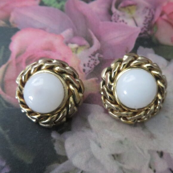 ❤️CELINE Made in Italy Gold Weave Opal Clip on Earrings - Picture 1 of 4